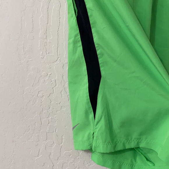 New Nike shorts - Picture 4 of 5